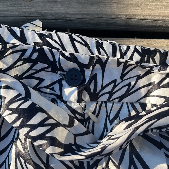 White & Black Silky Circle Skirt - Picture 5 of 5